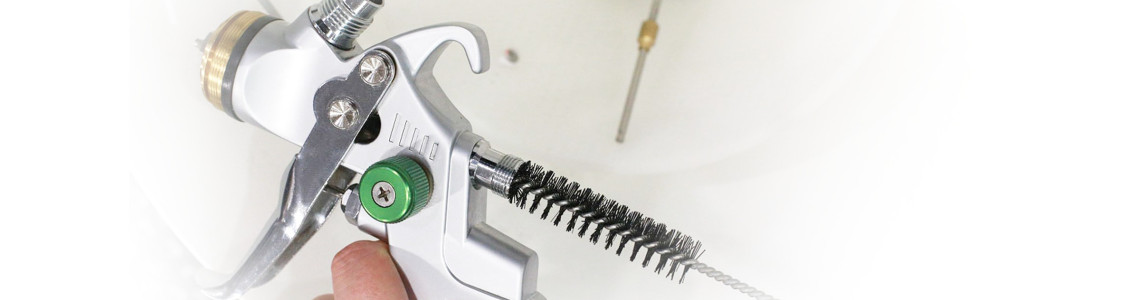 Spray gun cleaning